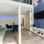 Kazinczy In Vibrant Area Διαμέρισμα *