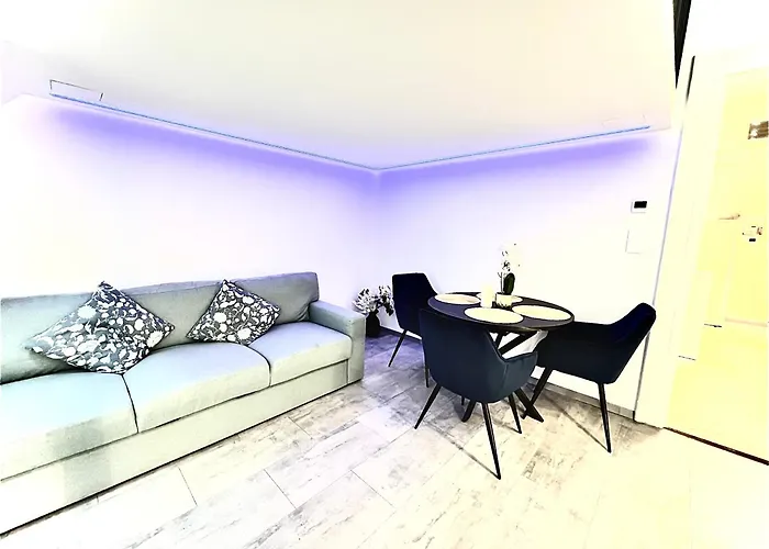 Kazinczy In Vibrant Area Daire *