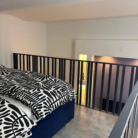 Kazinczy Apartament *