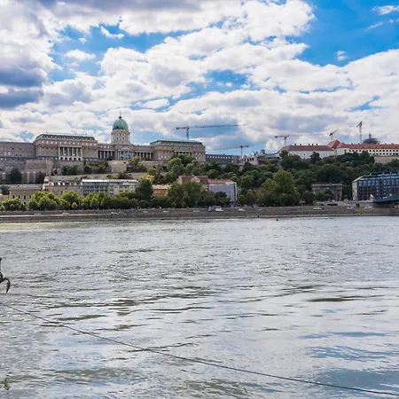 Kazinczy Apartament *