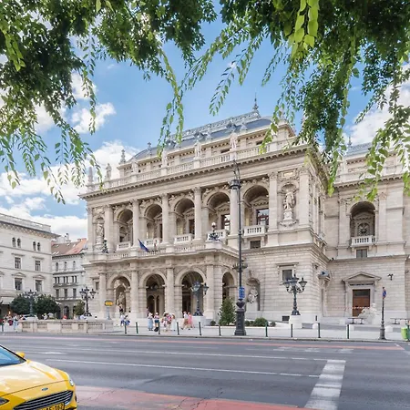 Kazinczy Apartament *