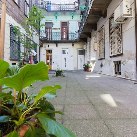 Kazinczy In Vibrant Area Budapest