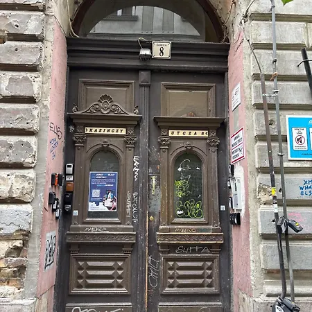Kazinczy Apartmán *