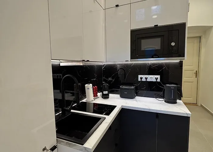 Kazinczy In Vibrant Area Apartament